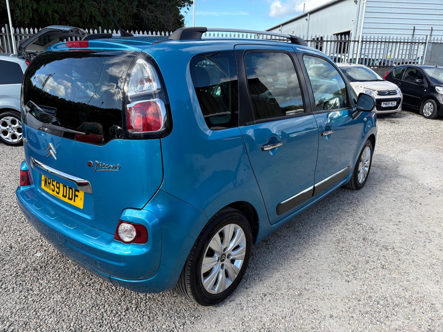 Used Citroen C3 Picasso 2009 for sale - 76045847: Photo 3