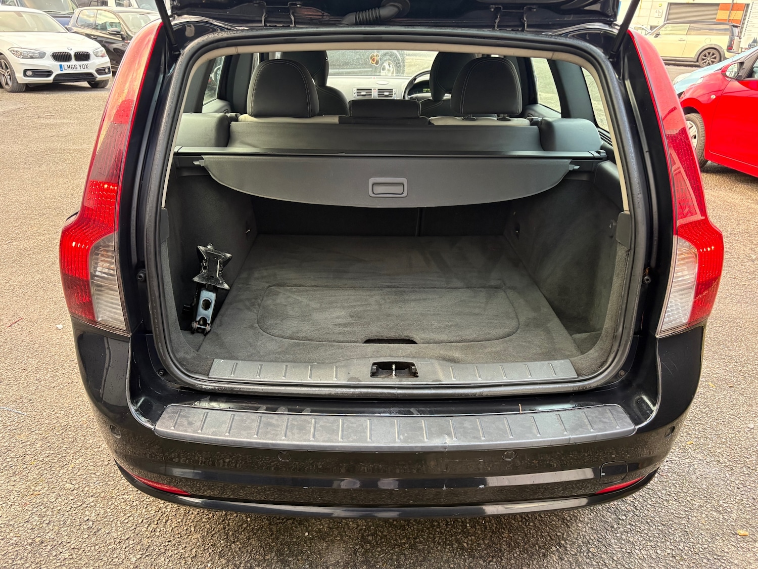 Used Volvo V50 2008 for sale - 76907773: Photo 8