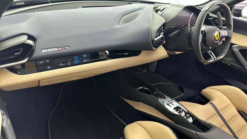 Used Ferrari 296 GTS 2023 for sale - 77641467: Photo 24