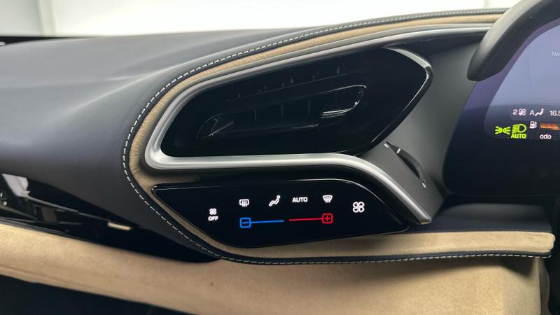 Used Ferrari 296 GTS 2023 for sale - 77641467: Photo 25