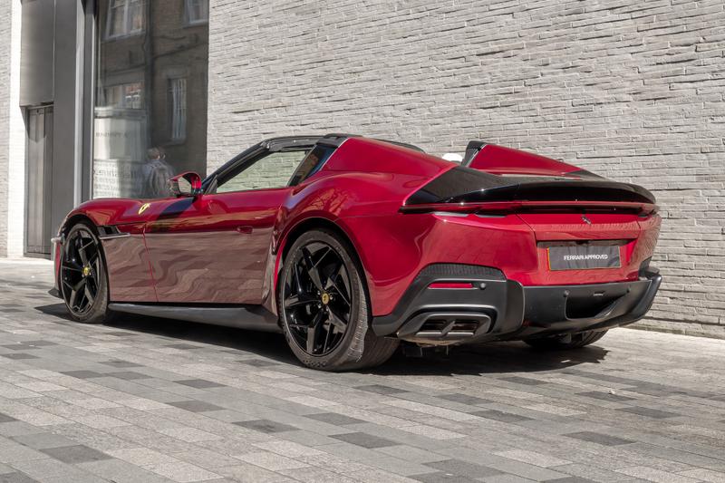 Used Ferrari 12 Cilindri 2025 for sale - 78015258: Photo 10