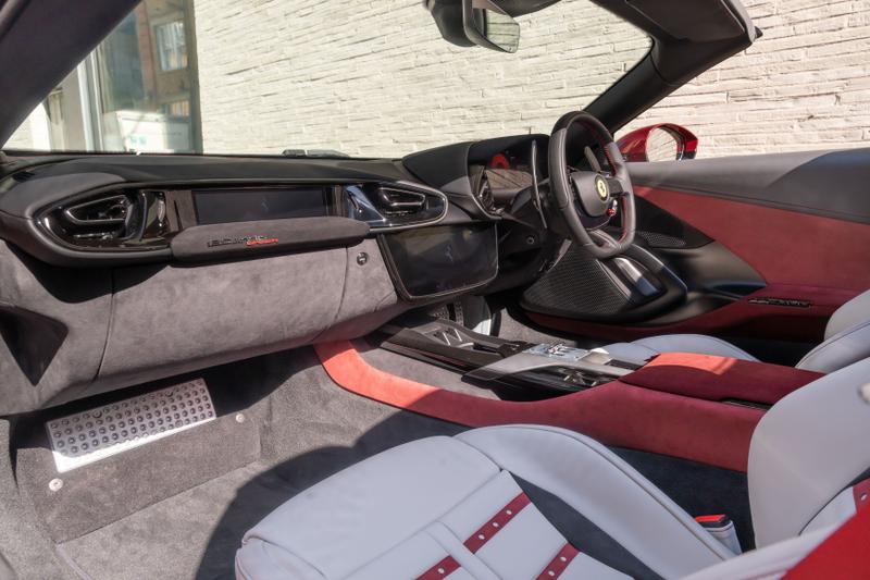 Used Ferrari 12 Cilindri 2025 for sale - 78015258: Photo 11