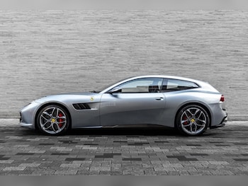 Used Ferrari GTC4Lusso 2017 for sale - 77225814: Photo
