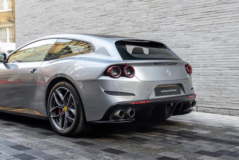 Used Ferrari GTC4Lusso 2017 for sale - 77225814: Photo 3