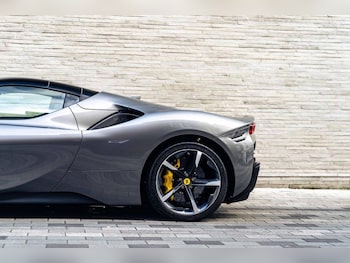 Used Ferrari SF90 Spider 2023 for sale - 77653753: Photo