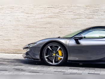 Used Ferrari SF90 Spider 2023 for sale - 77653753: Photo