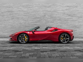 Used Ferrari SF90 Spider 2023 for sale - 79302522: Photo