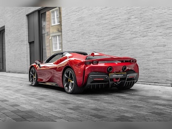 Used Ferrari SF90 Spider 2023 for sale - 79302522: Photo