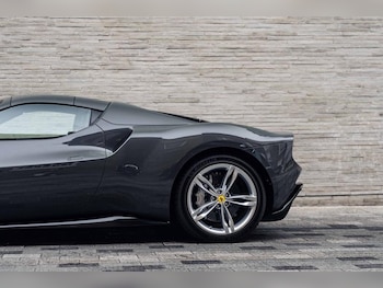 Used Ferrari 296 GTS 2024 for sale - 76480455: Photo