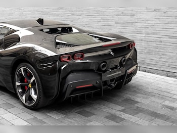 Used Ferrari SF90 Spider 2022 for sale - 78593145: Photo