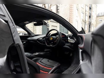 Used Ferrari SF90 Spider 2022 for sale - 78593145: Photo