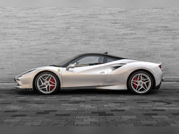 Used Ferrari F8 Tributo 2021 for sale - 79600682: Photo