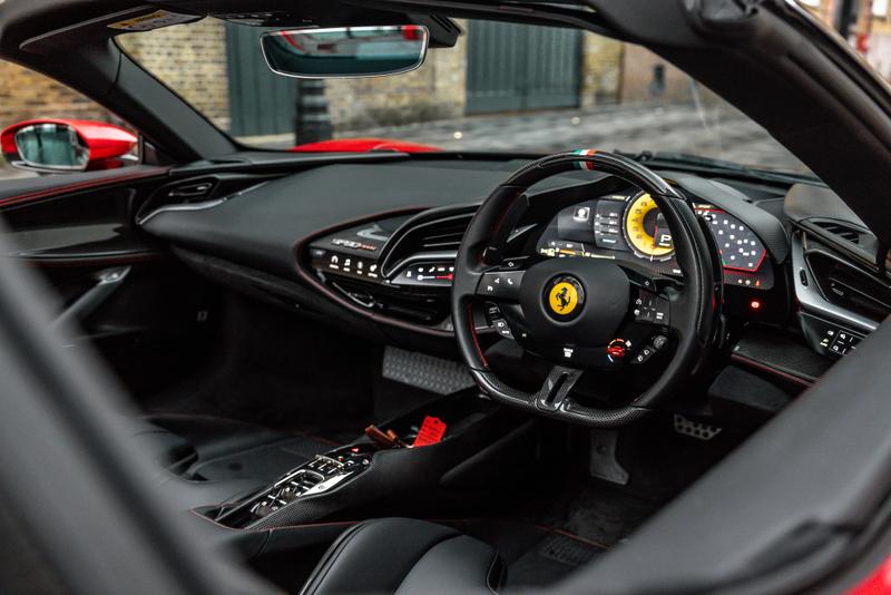 Used Ferrari SF90 Spider 2023 for sale - 77340313: Photo 21