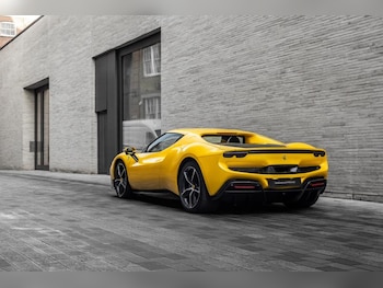 Used Ferrari 296 GTB 2023 for sale - 77211064: Photo