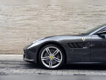 Used Ferrari GTC4Lusso 2018 for sale - 76534380: Photo