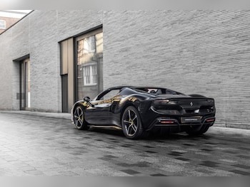 Used Ferrari 296 GTS 2023 for sale - 77248812: Photo