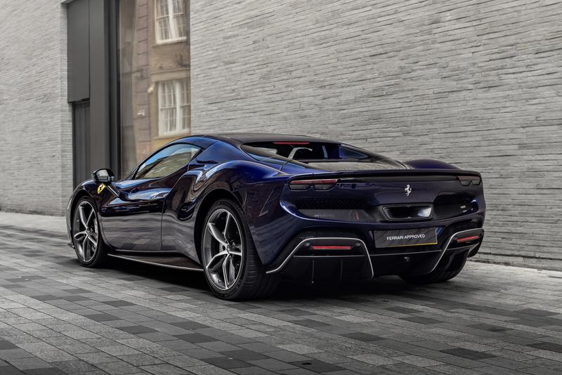 Used Ferrari 296 GTS 2024 for sale - 76949053: Photo 3