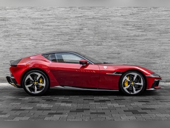 Used Ferrari 12 Cilindri 2025 for sale - 77138393: Photo