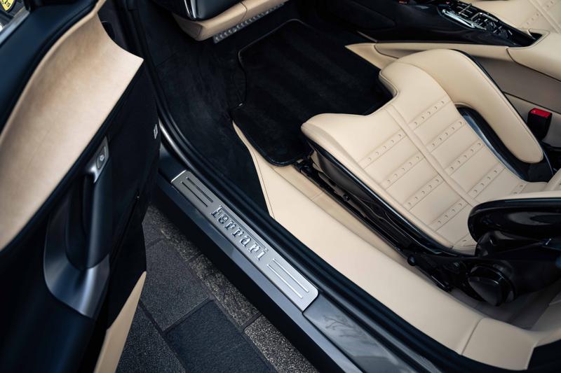 Used Ferrari SF90 Spider 2023 for sale - 76603449: Photo 10