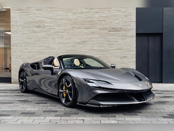 Used Ferrari SF90 Spider 2023 for sale - 76603449: Photo