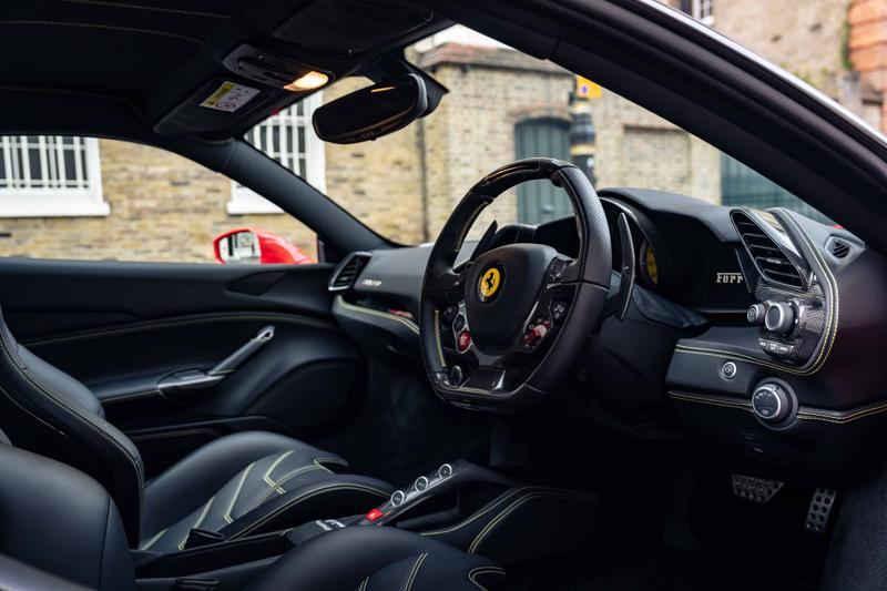 Used Ferrari 488 2017 for sale - 76534371: Photo 17