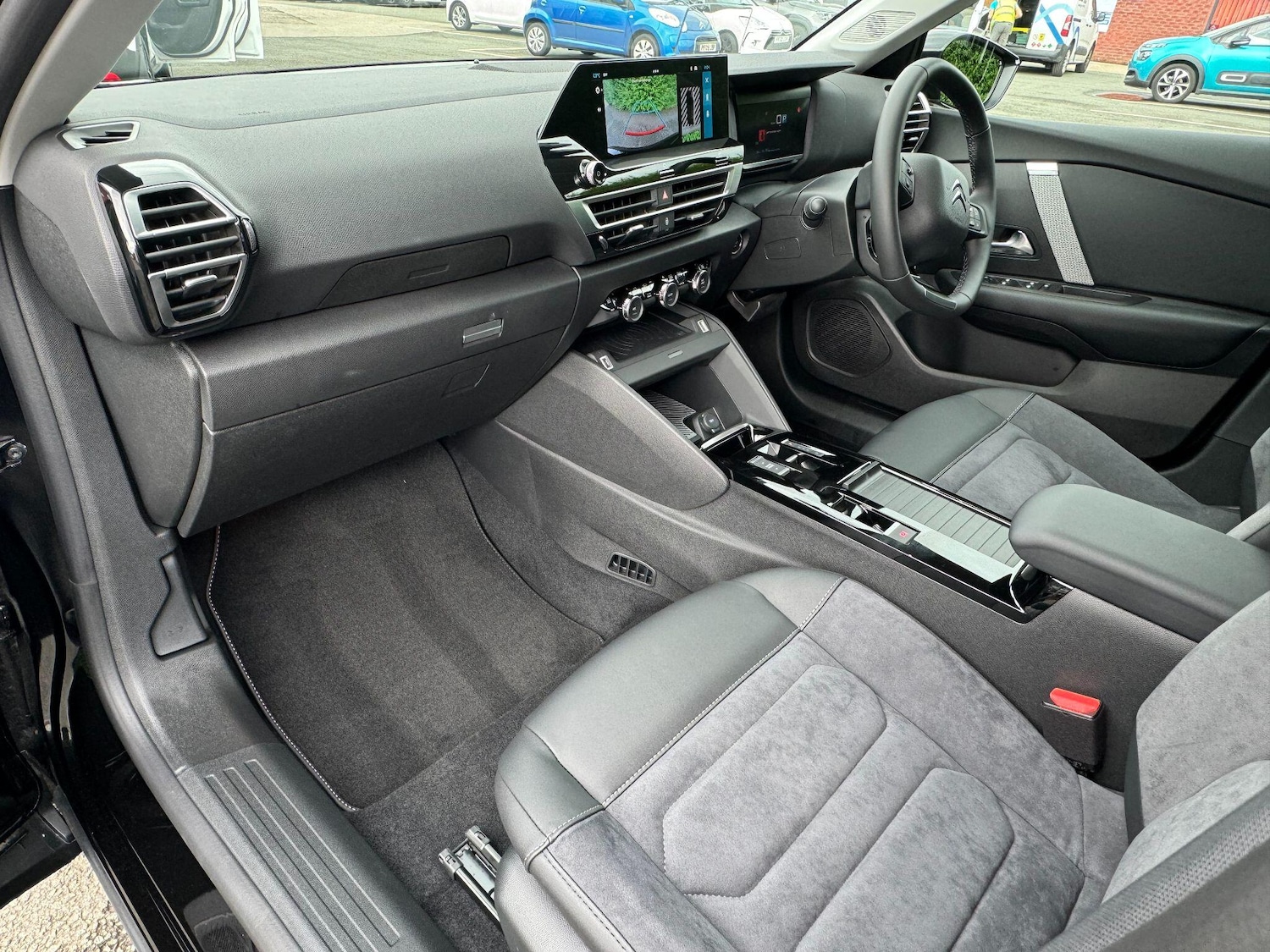 Used Citroen C4 2024 for sale - 77131947: Photo 2