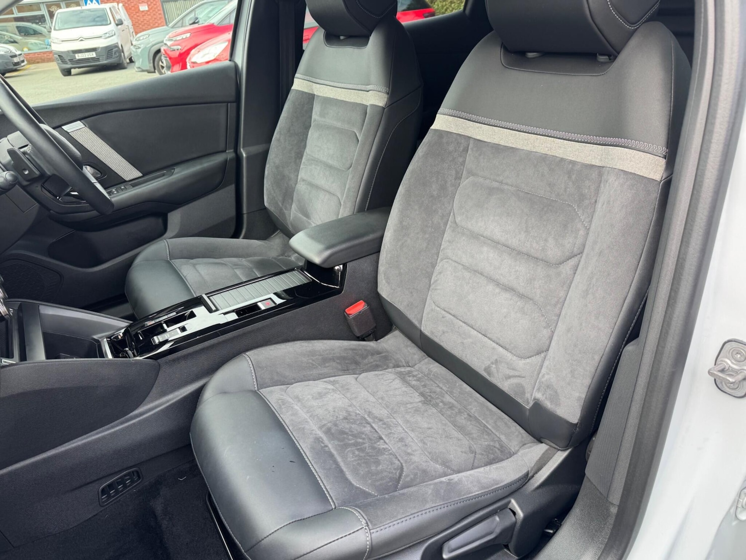 Used Citroen C4 2024 for sale - 78058118: Photo 2