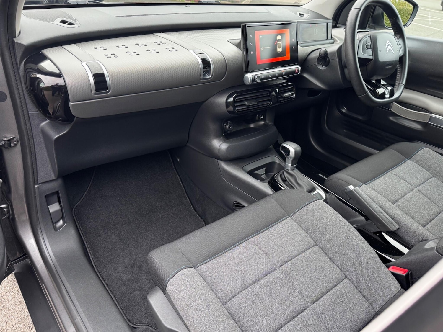 Used Citroen C4 Cactus 2019 for sale - 77670875: Photo 4