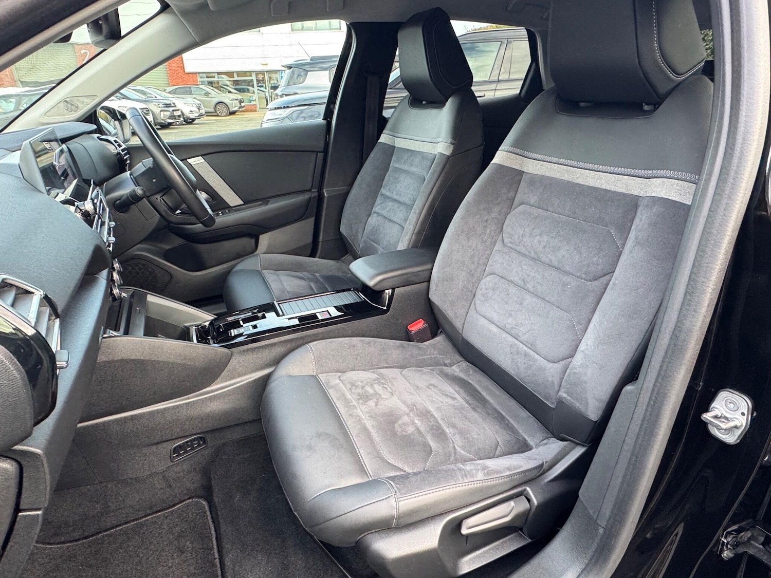 Used Citroen e-C4 for sale - 77908904: Photo 2