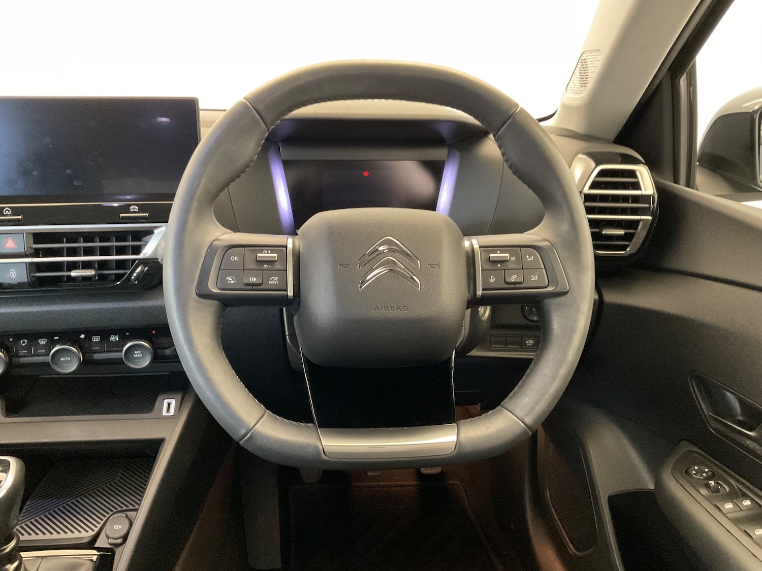 Used Citroen C4 2024 for sale - 76350756: Photo 3