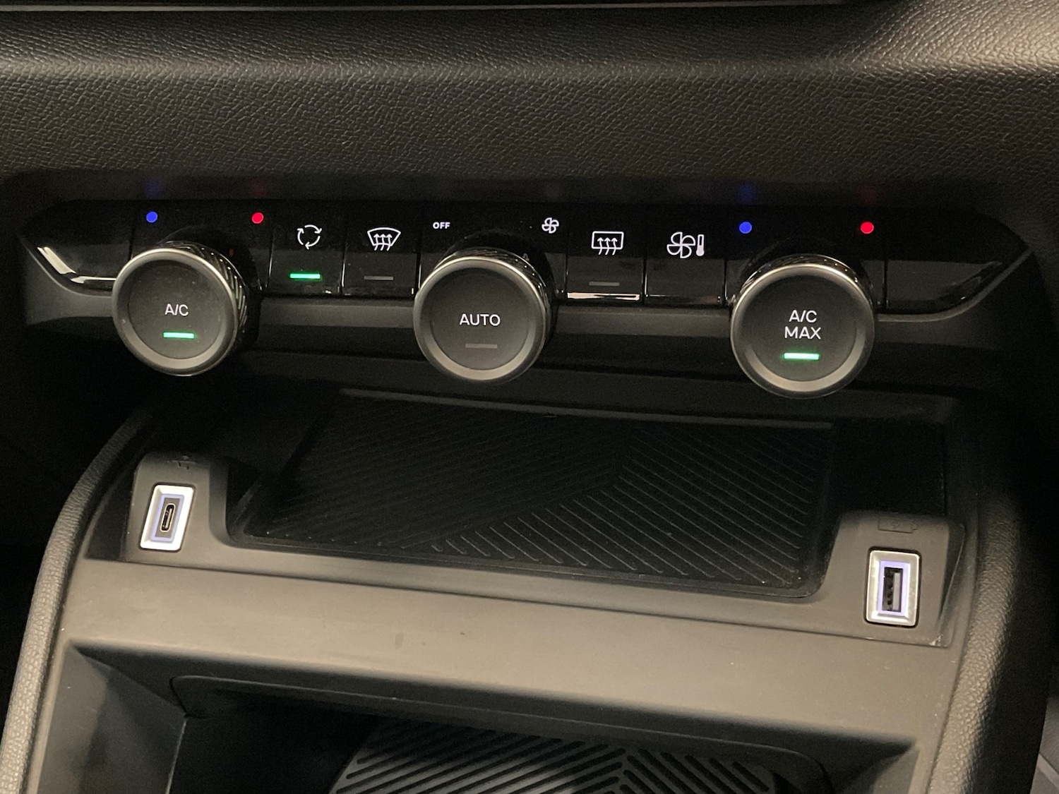 Used Citroen C4 2024 for sale - 76602804: Photo 27