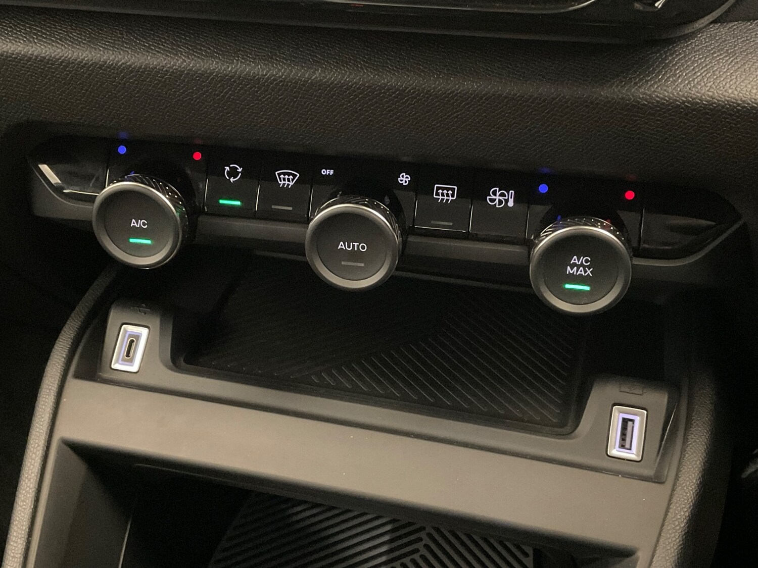 Used Citroen C4 2024 for sale - 76276307: Photo 27