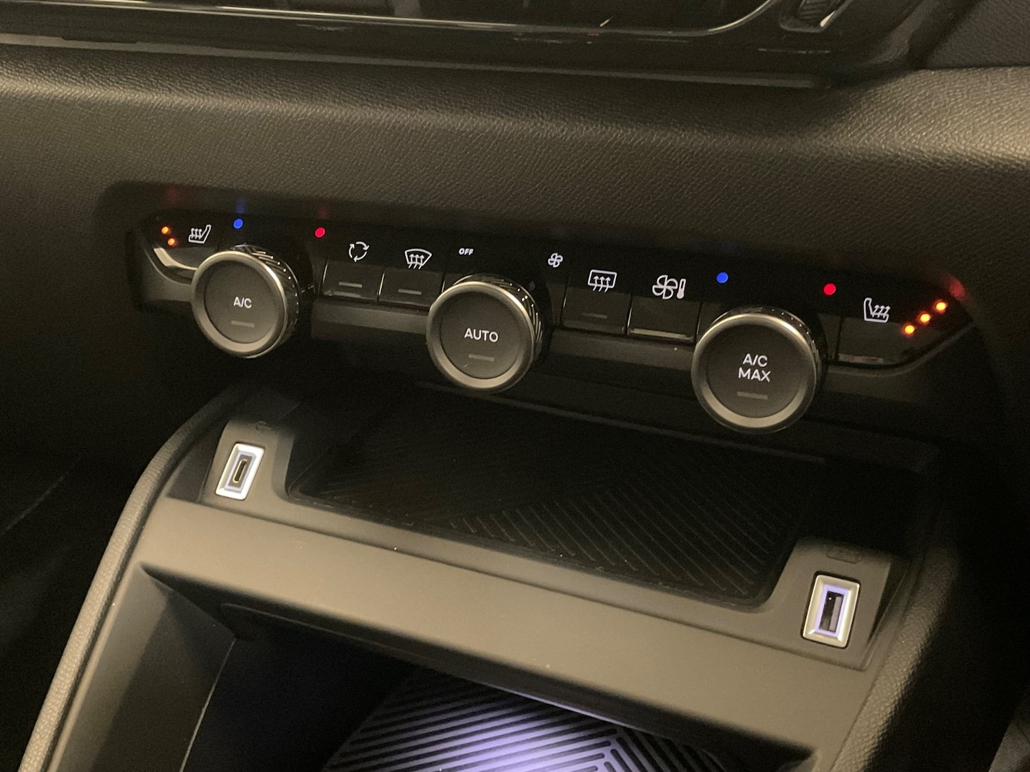 Used Citroen C4 2025 for sale - 76977631: Photo 34