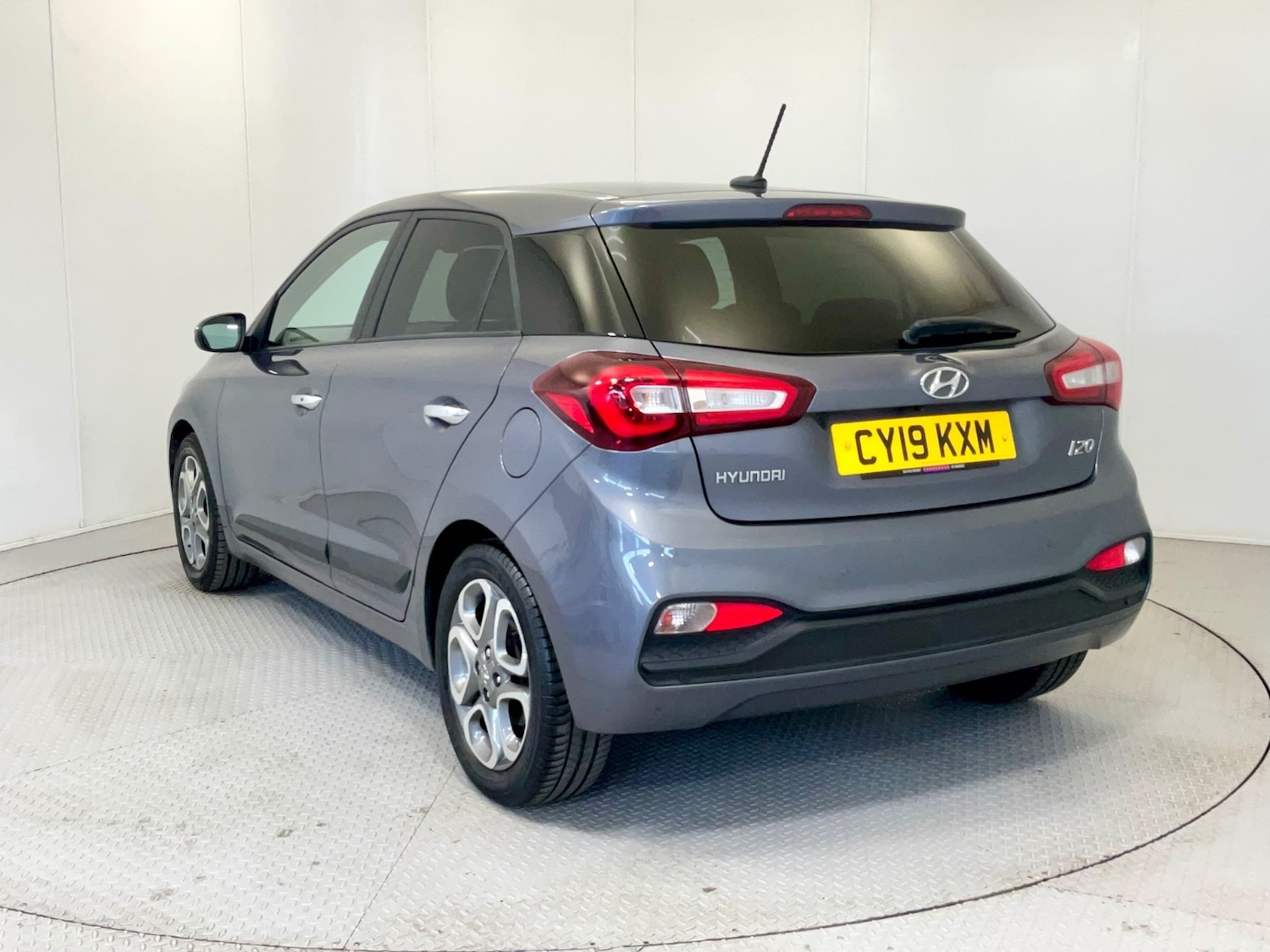 Used Hyundai i20 2019 for sale - 77095386: Photo 2
