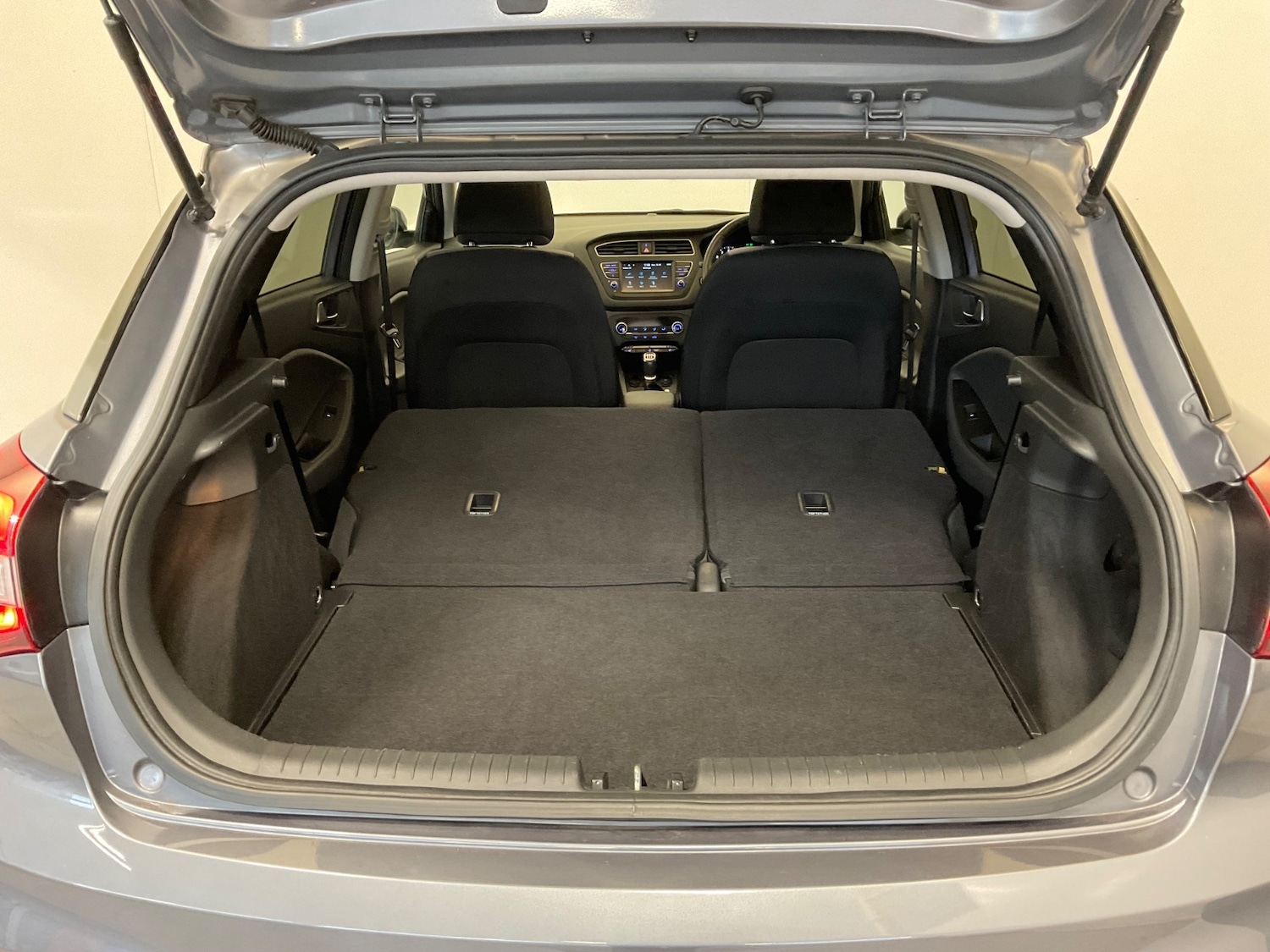 Used Hyundai i20 2019 for sale - 77095386: Photo 46