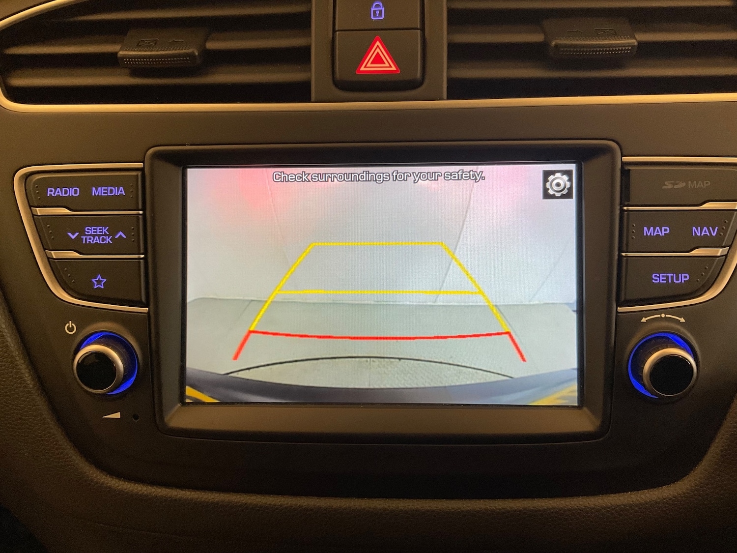 Used Hyundai i20 2019 for sale - 77095386: Photo 8