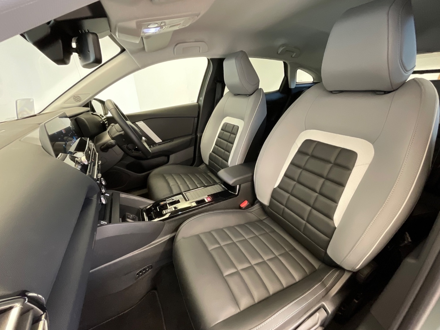 Used Citroen C4 2025 for sale - 76415300: Photo 9