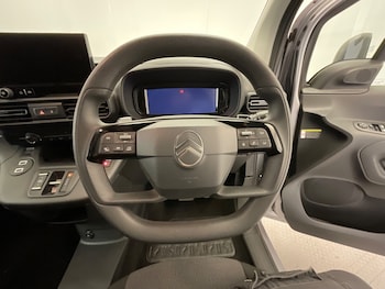 Used Citroen Berlingo 2024 for sale - 76704372: Photo