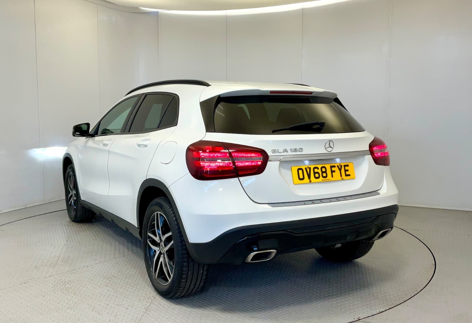 Used Mercedes-Benz GLA 2018 for sale - 77198117: Photo 2