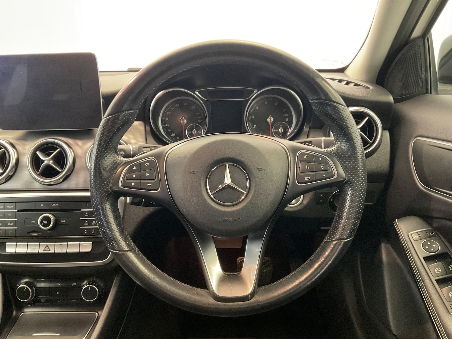 Used Mercedes-Benz GLA 2018 for sale - 77198117: Photo 3