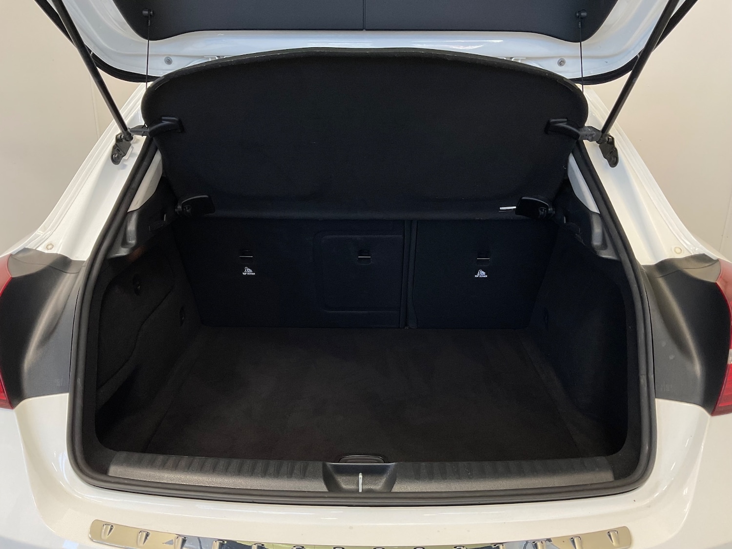 Used Mercedes-Benz GLA 2018 for sale - 77198117: Photo 42