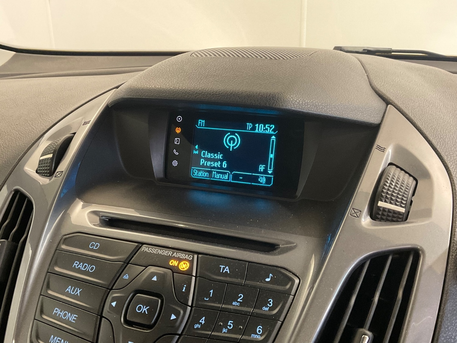 Used Ford Grand Tourneo Connect 2016 for sale - 77095265: Photo 26