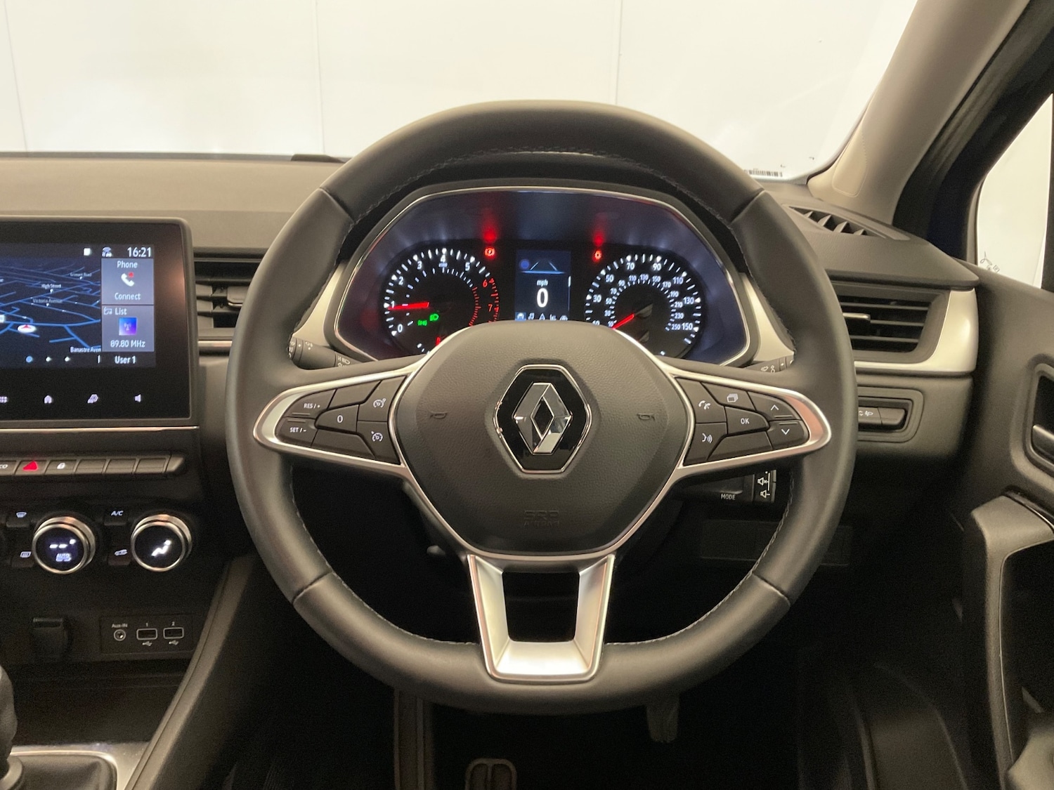 Used Renault Captur 2022 for sale - 76804138: Photo 3