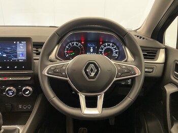 Used Renault Captur 2022 for sale - 76804138: Photo