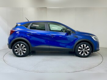Used Renault Captur 2022 for sale - 76804138: Photo