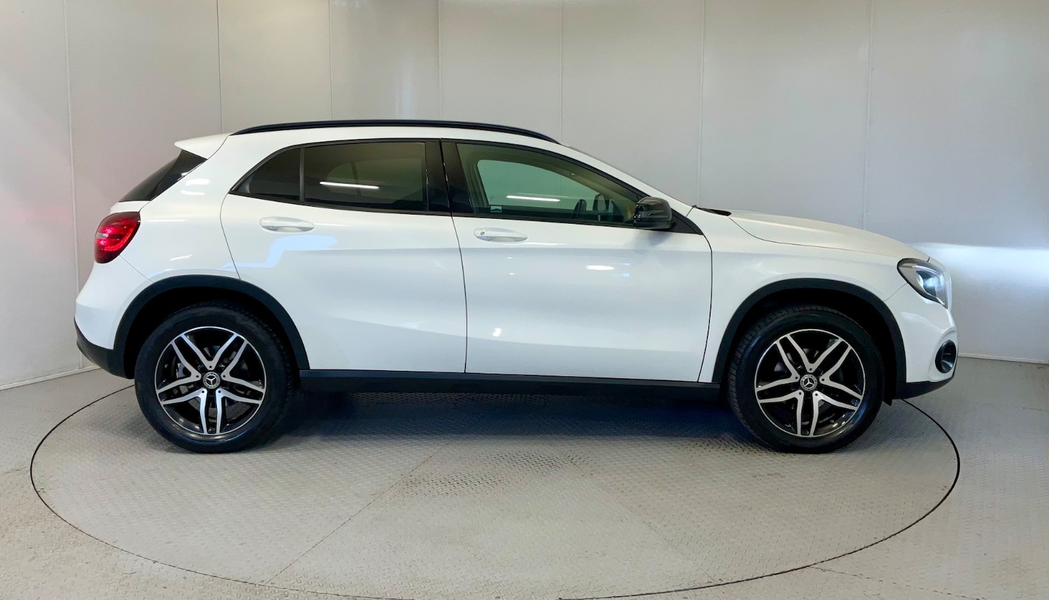 Used Mercedes-Benz GLA 2018 for sale - 76540025: Photo 4