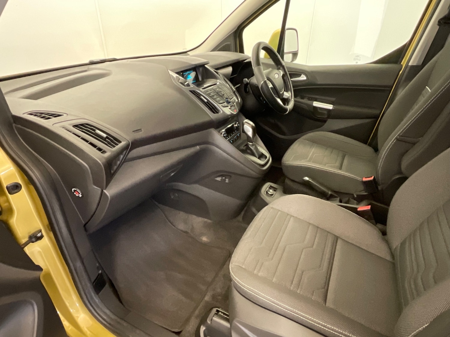 Used Ford Grand Tourneo Connect 2016 for sale - 77791131: Photo 9