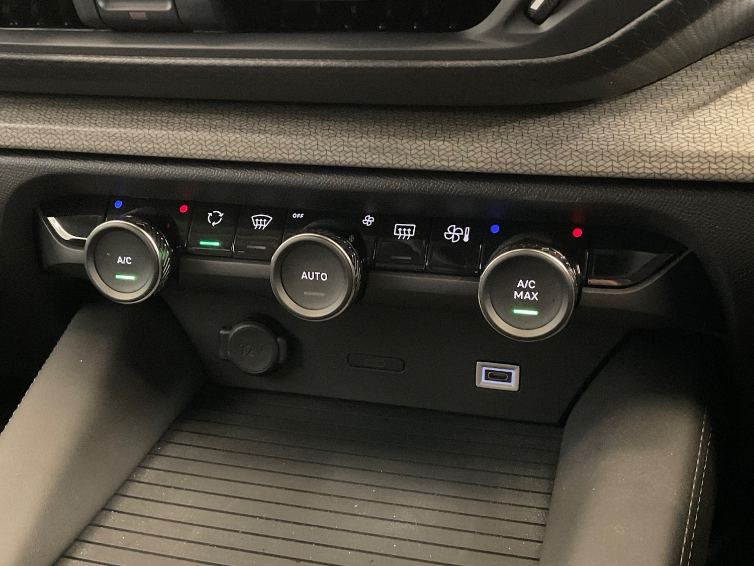 Used Citroen C5 X 2023 for sale - 76297585: Photo 25