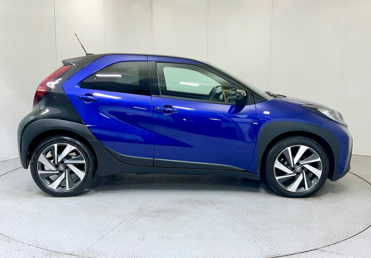 Used Toyota Aygo X 2023 for sale - 76856427: Photo 4