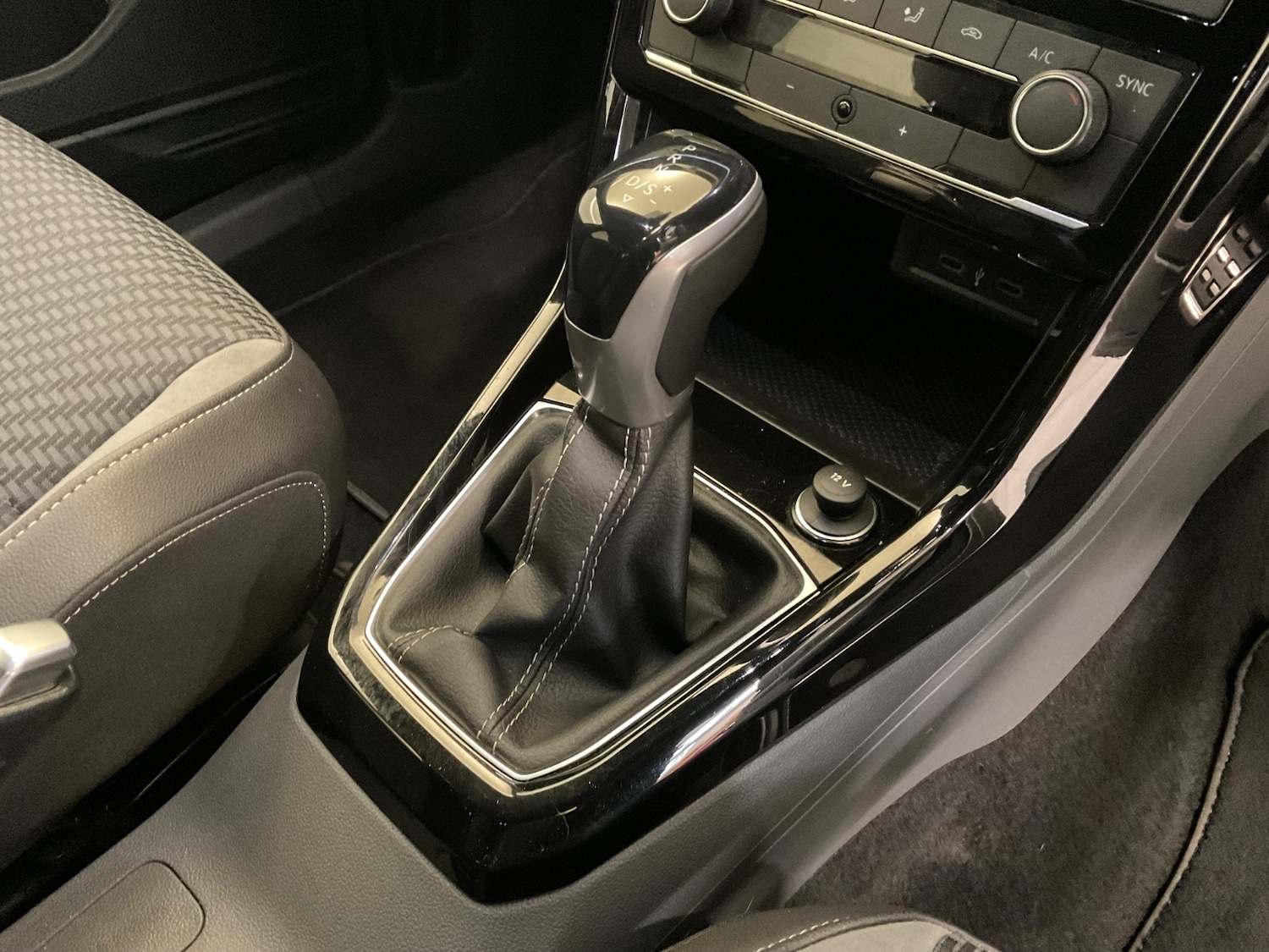 Used Volkswagen T-Cross 2021 for sale - 76366584: Photo 11